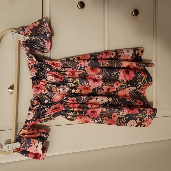 Floral dress‎ - Picture 1 of 4